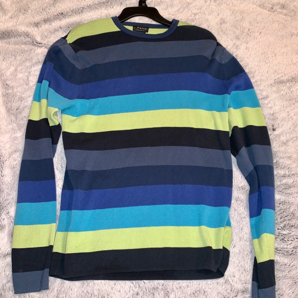 J Ferrar men’s crew neck sweater medium